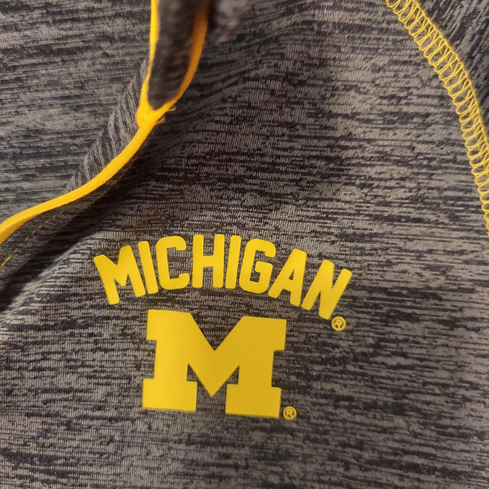 Womens XL Colosseum Navy and Yellow Michigan Pullover - Picture 3 of 3
